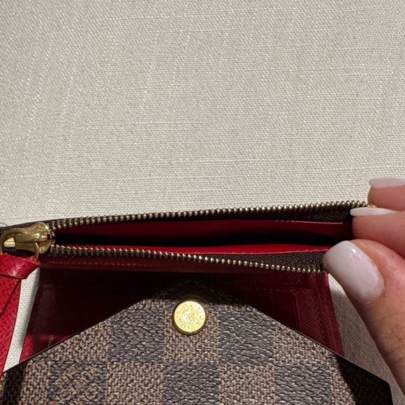 Louis Vuitton wallet - Picture 5 of 7